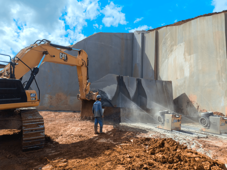 256a0c56-2e8d-41a0-b76e-0a7ba8a02338